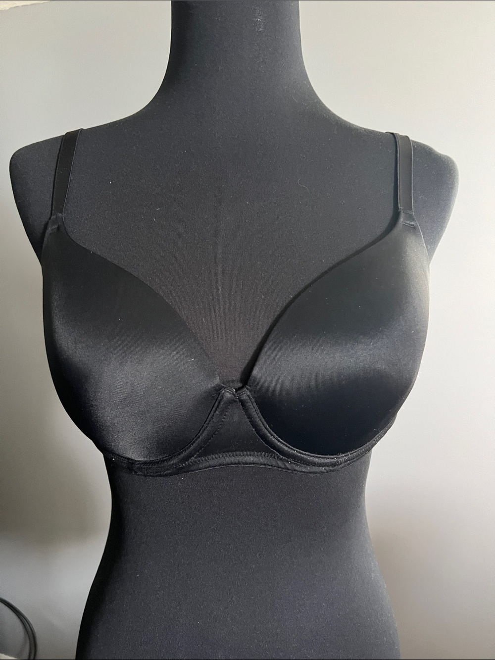 Pink by Victoria’s Secret Smooth Black Wear Everywhere Lightly Lined Bra 34D